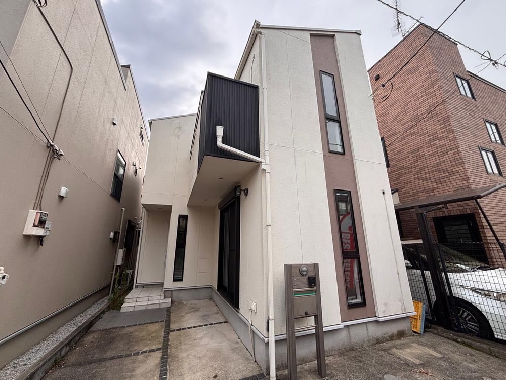 4LDK house in Itabashi Ward, Tokyo - Photo 1