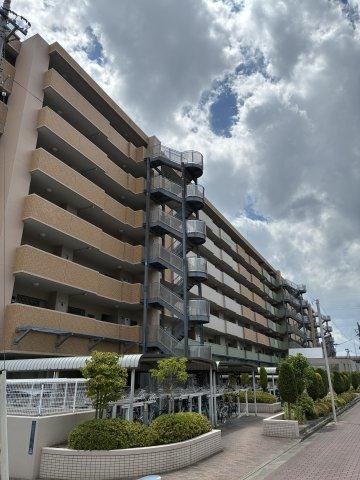 4LDK apartment in Miyagino Ward, Sendai, Miyagi - Photo 1