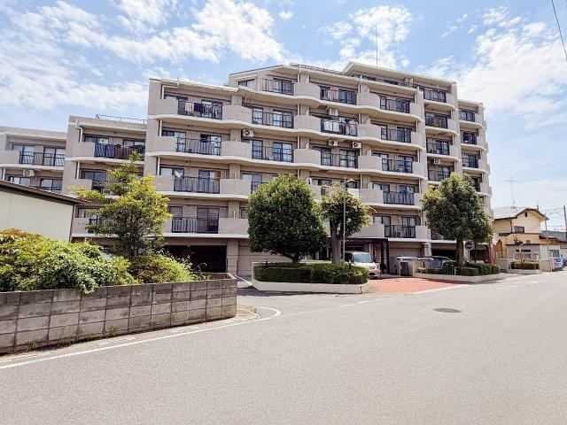 3DK apartment in Kuki, Saitama - Photo 1
