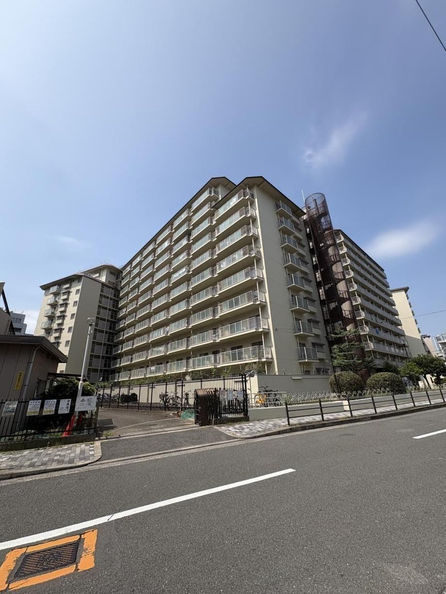 3LDK apartment in Kita Ward, Osaka - Photo 1