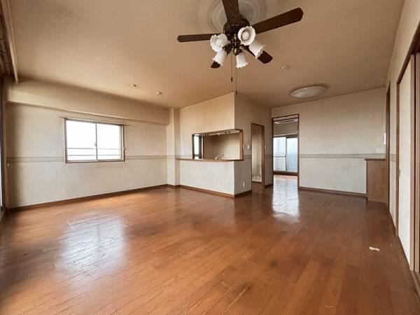 4LDK apartment in Ichinomiya, Aichi - Photo 1