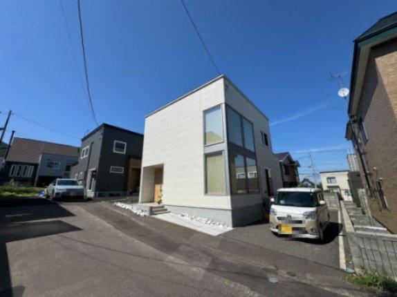 3LDK house in Nishi Ward, Sapporo, Hokkaido - Photo 1