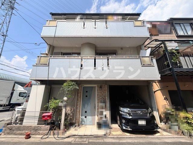 4LDK house in Kadoma, Osaka - Photo 1