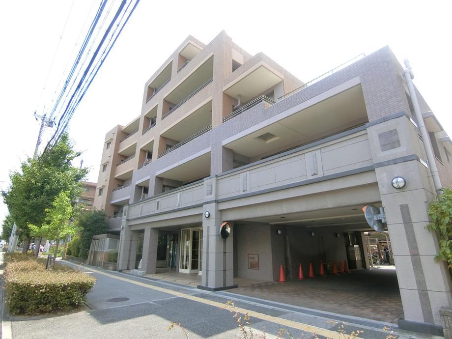 3LDK apartment in Ashiya, Hyogo - Photo 1