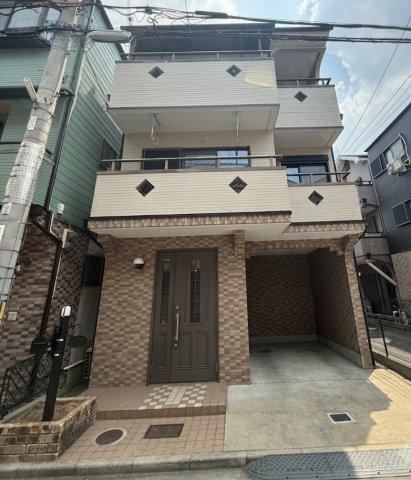 4LDK house in Higashiosaka, Osaka - Photo 1