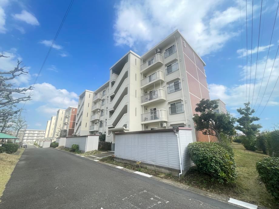 3LDK apartment in Fujisawa, Kanagawa - Photo 1