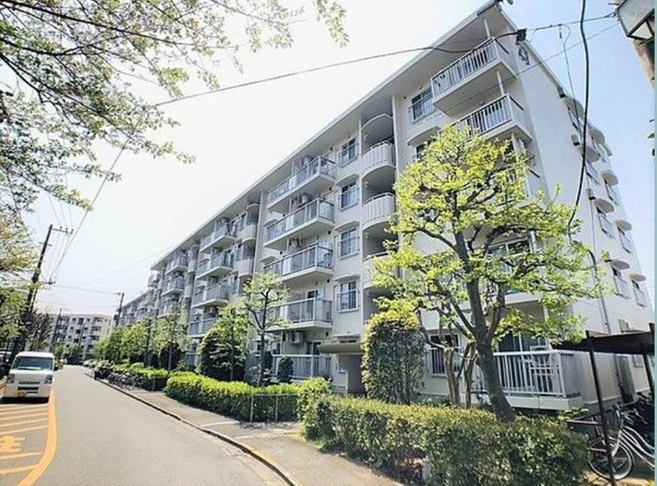 2LDK apartment in Fujisawa, Kanagawa - Photo 1
