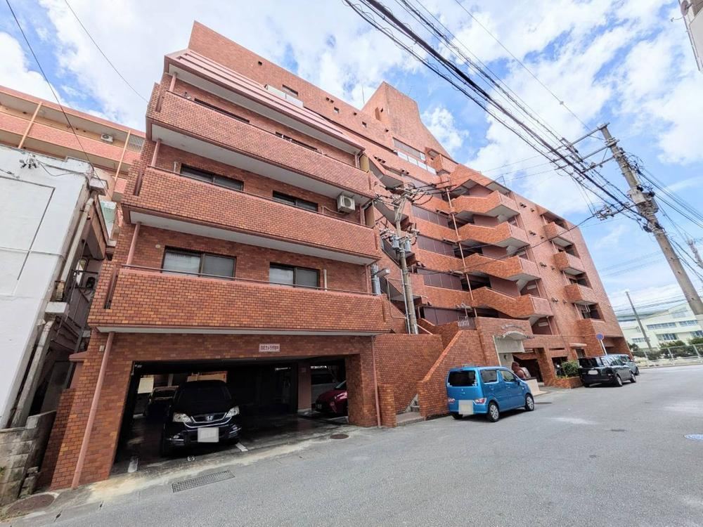 2LDK apartment in Naha, Okinawa - Photo 1