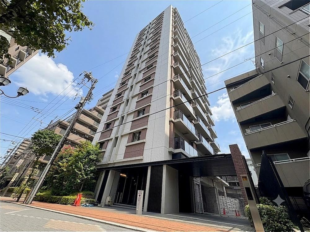 3LDK apartment in Urawa Ward, Saitama - Photo 1