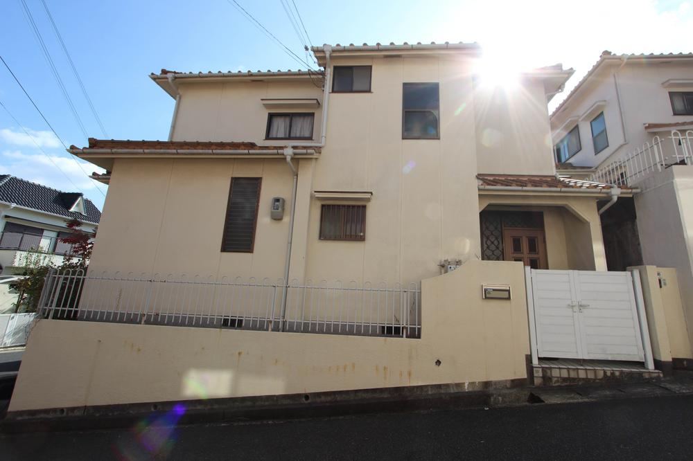 5LDK house in Tarumi Ward, Kobe, Hyogo - Photo 1
