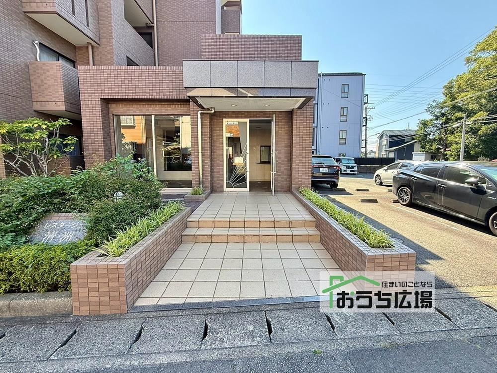 3LDK apartment in Kiyosu, Aichi - Photo 1