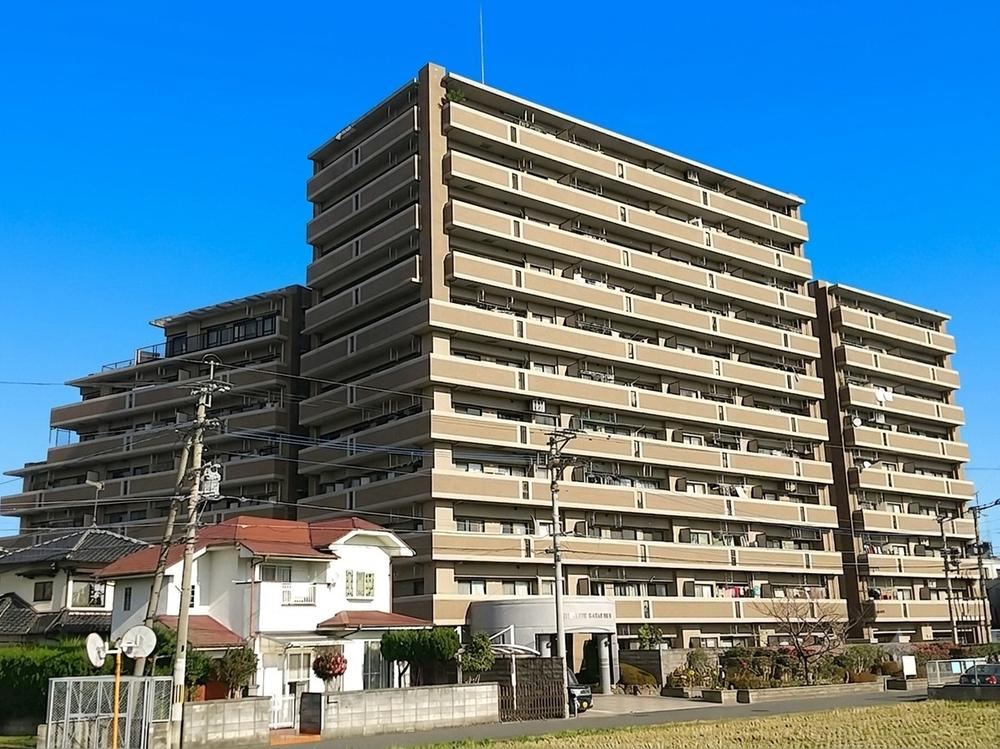 4LDK apartment in Itoshima, Fukuoka - Photo 1