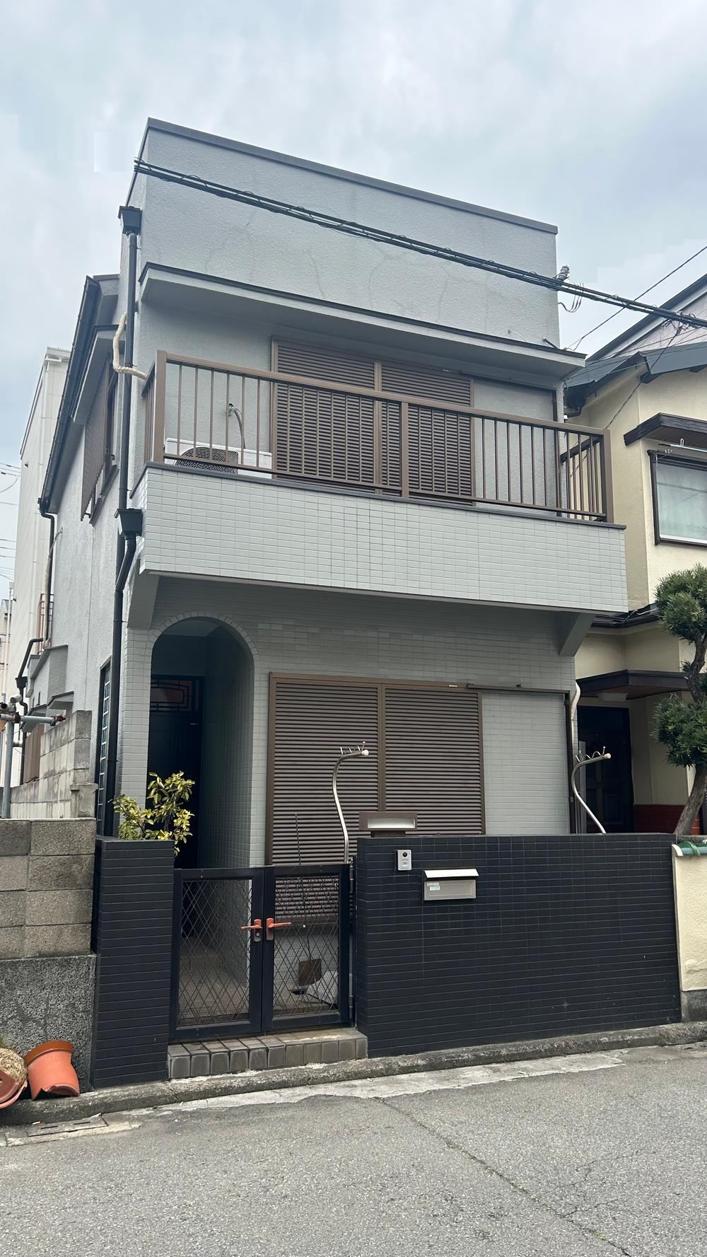 3DK house in Sakai Ward, Sakai, Osaka - Photo 1