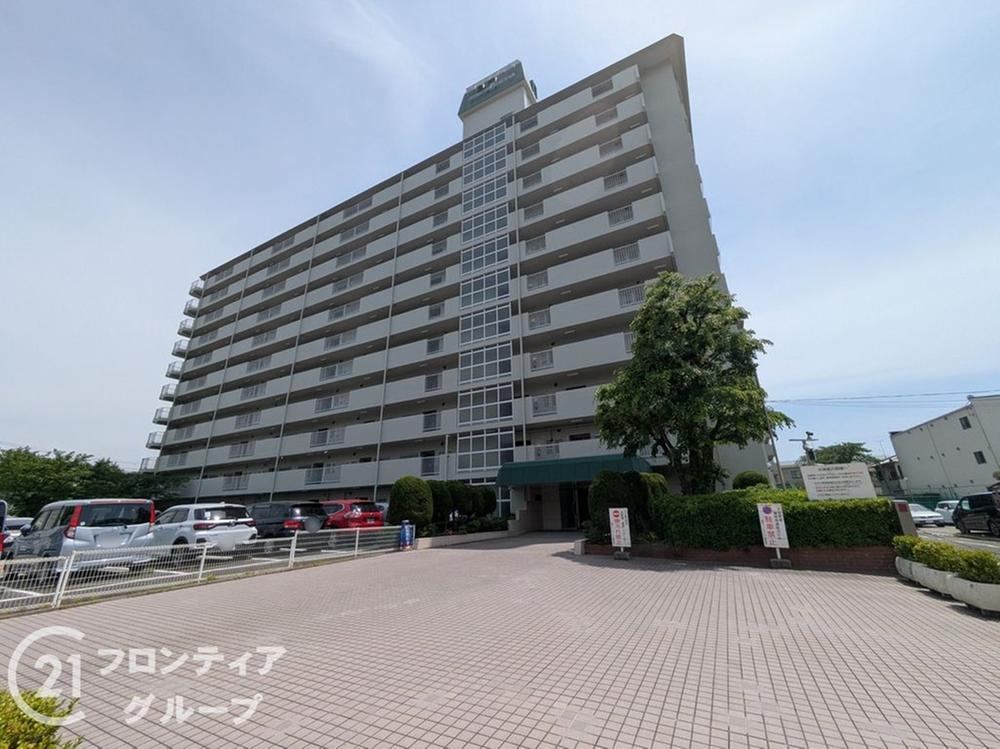3LDK apartment in Nishinomiya, Hyogo - Photo 1