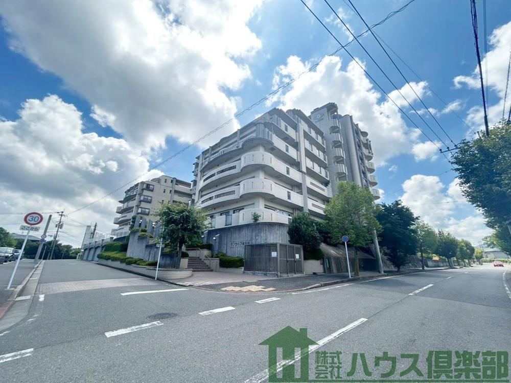 3LDK apartment in Yahatanishi Ward, Kitakyushu, Fukuoka - Photo 1