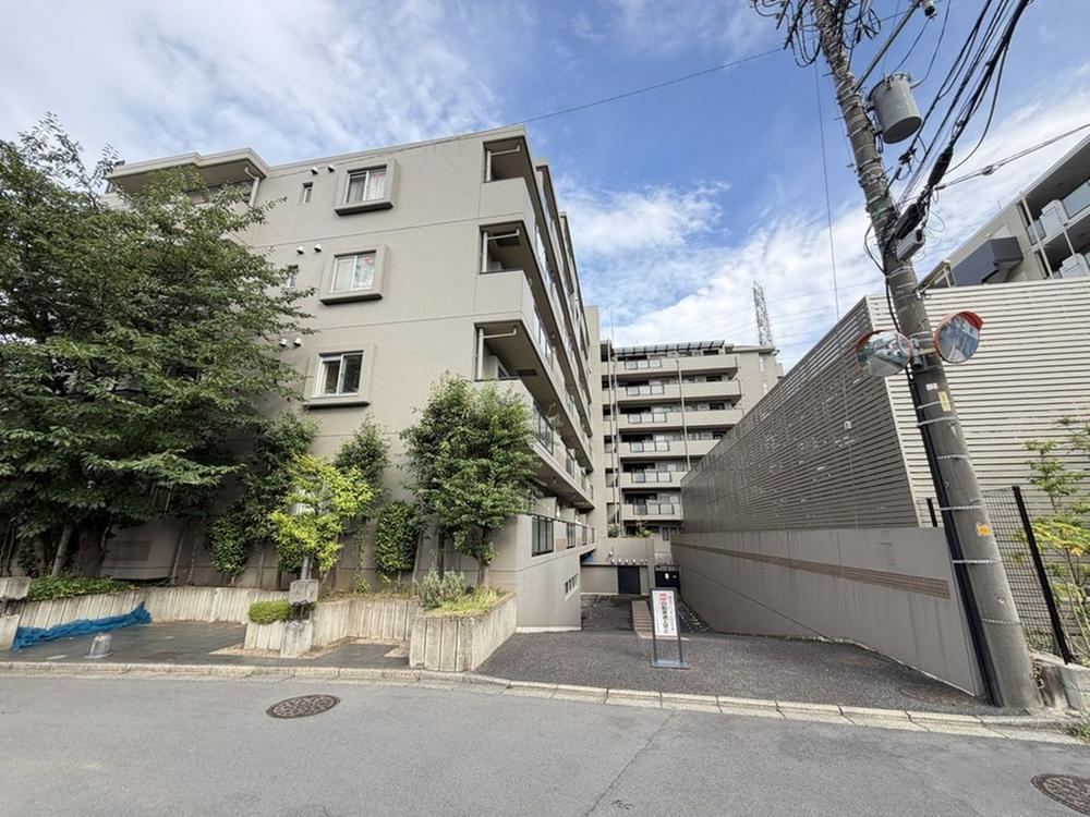 3LDK apartment in Niiza, Saitama - Photo 1