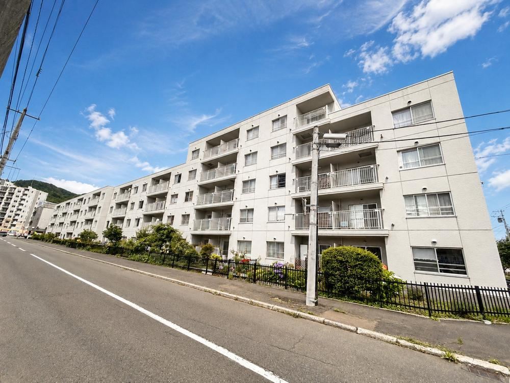 3LDK apartment in Chuo Ward, Sapporo, Hokkaido - Photo 1