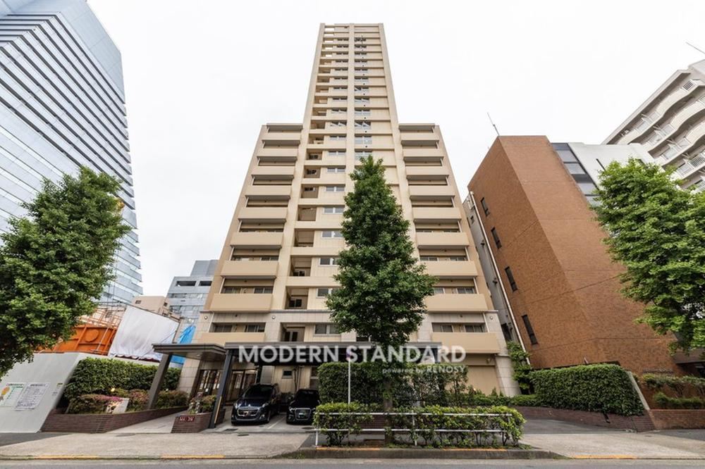 2LDK apartment in Minato Ward, Tokyo - Photo 1