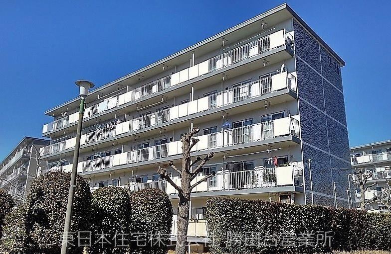 2LDK apartment in Yachiyo, Chiba - Photo 1