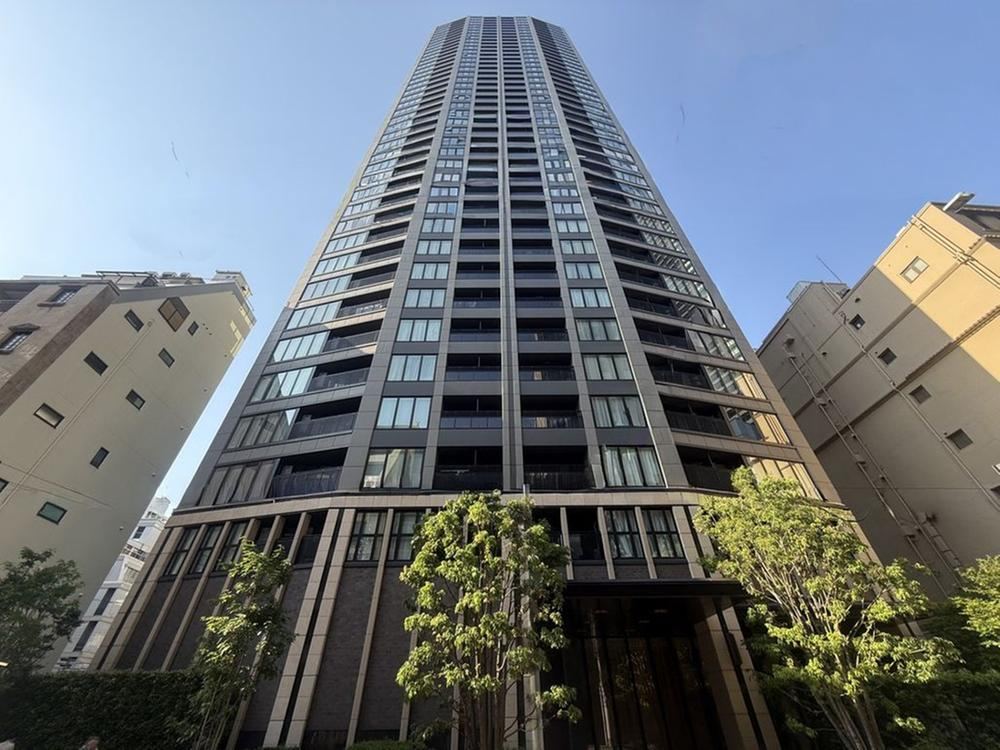 2LDK apartment in Chuo Ward, Osaka - Photo 1