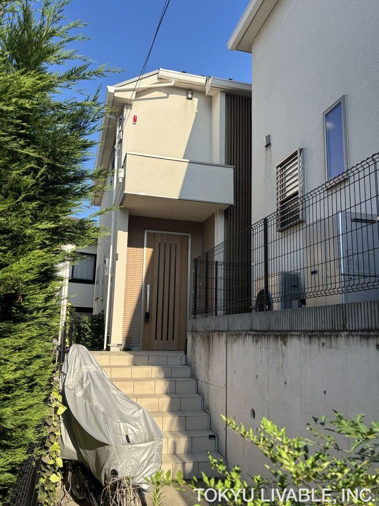 4LDK house in Kohoku Ward, Yokohama, Kanagawa - Photo 1