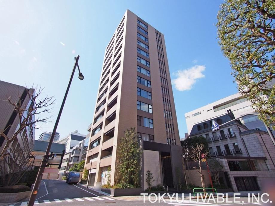 2LDK apartment in Chiyoda Ward, Tokyo - Photo 1
