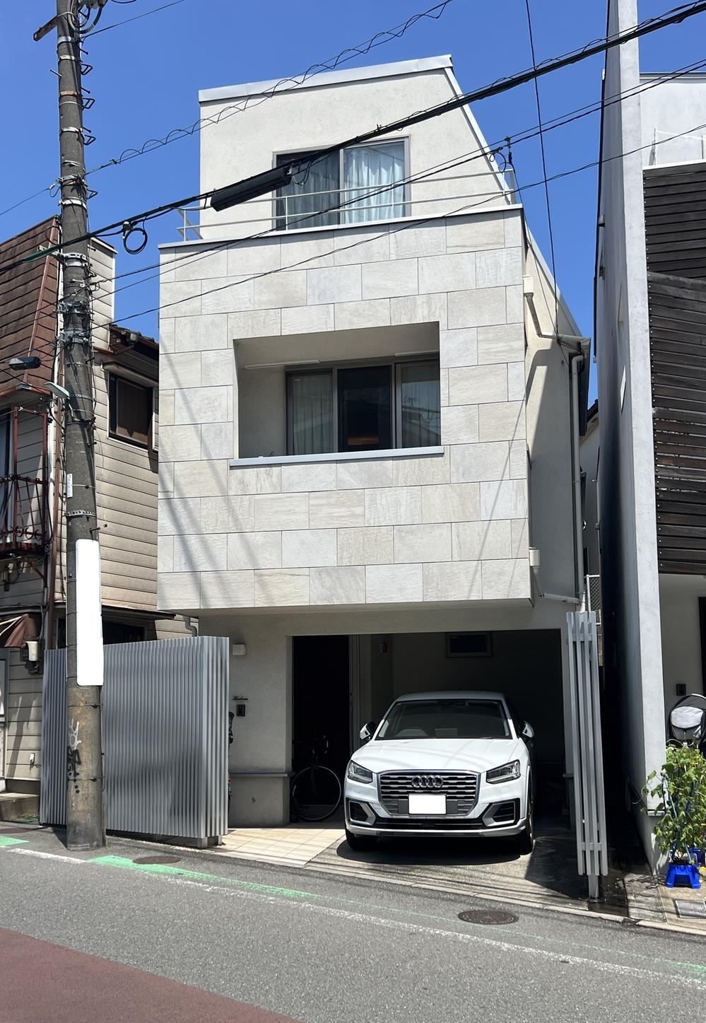 4LDK house in Meguro Ward, Tokyo - Photo 1