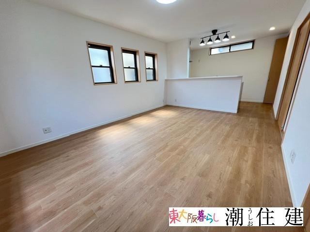 4LDK house in Higashiosaka, Osaka - Photo 1