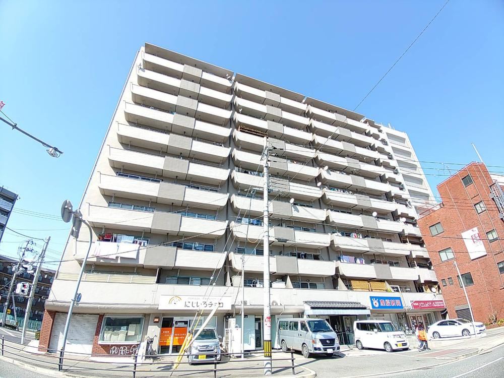 3LDK apartment in Higashiyodogawa Ward, Osaka - Photo 1