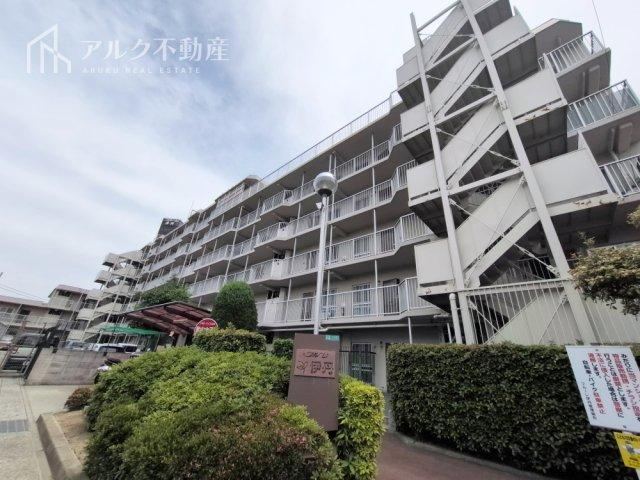 2LDK apartment in Itami, Hyogo - Photo 1