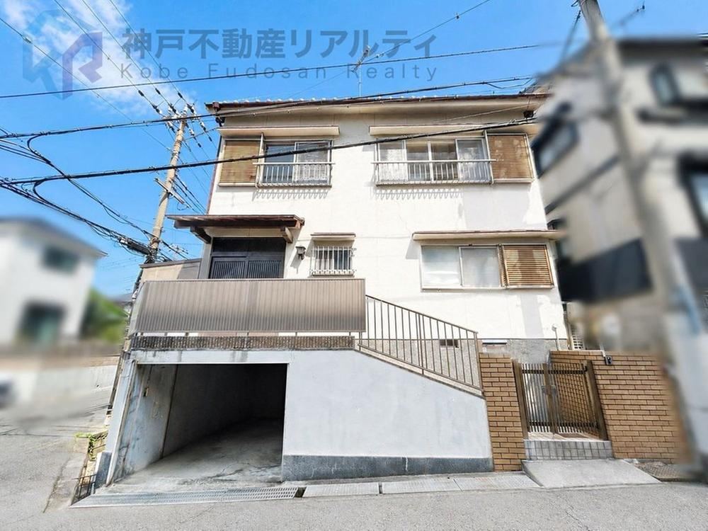5DK house in Tarumi Ward, Kobe, Hyogo - Photo 1
