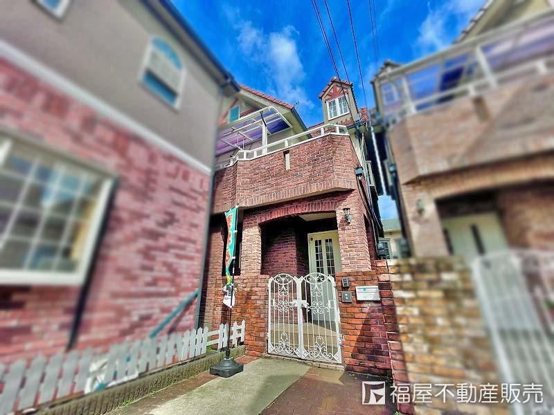 5LDK house in Yao, Osaka - Photo 1