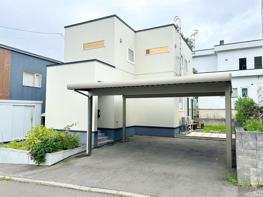 4LDK house in Nishi Ward, Sapporo, Hokkaido - Photo 1