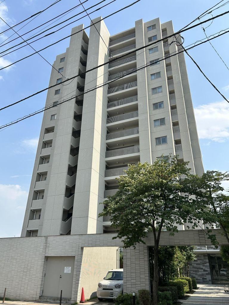 4LDK apartment in Kita Ward, Saitama - Photo 1