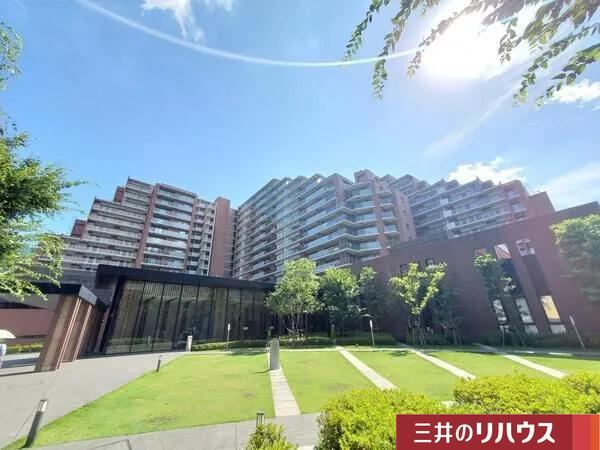 3LDK apartment in Koto Ward, Tokyo - Photo 1
