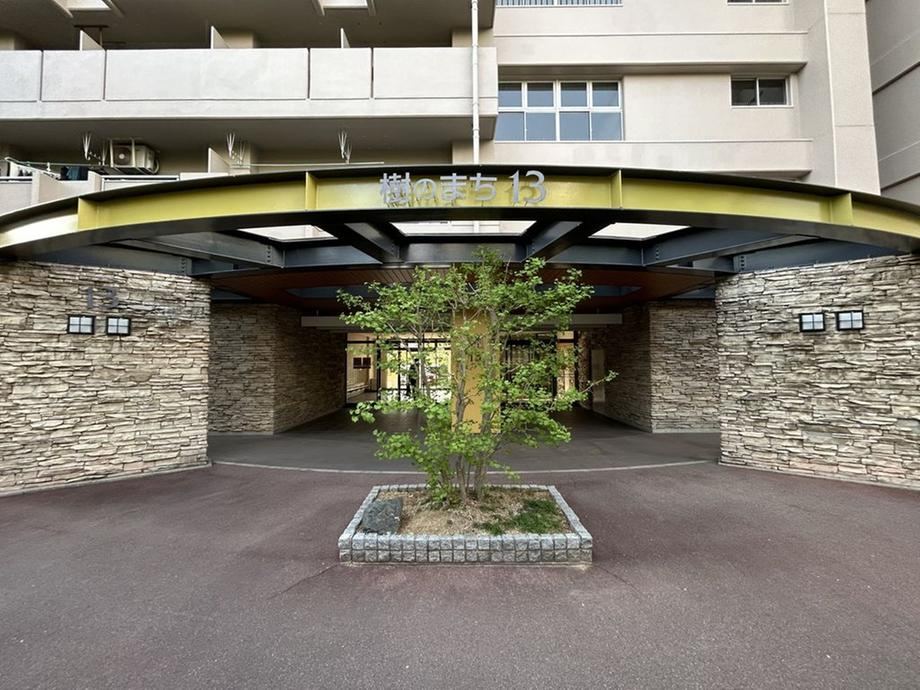 4LDK apartment in Nishinomiya, Hyogo - Photo 1