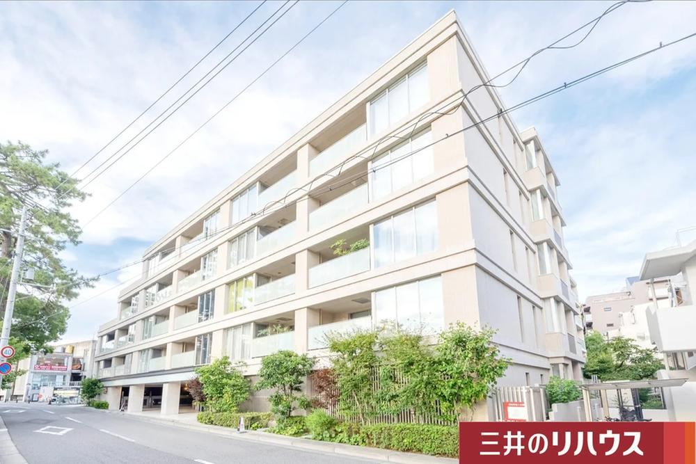 2LDK apartment in Nishinomiya, Hyogo - Photo 1