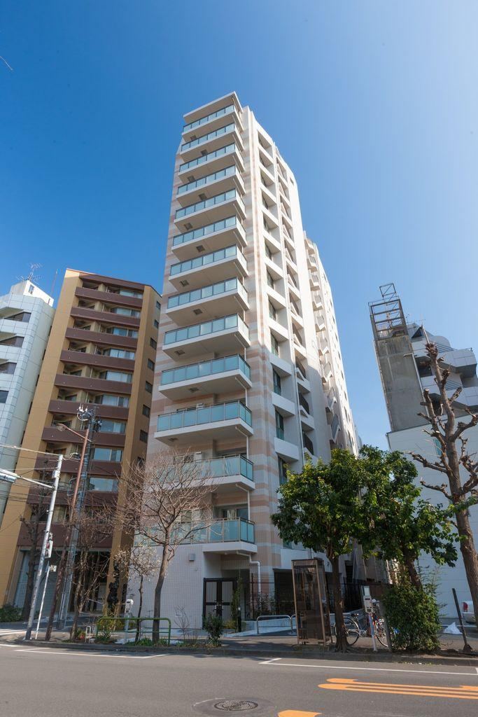2LDK apartment in Chiyoda Ward, Tokyo - Photo 1