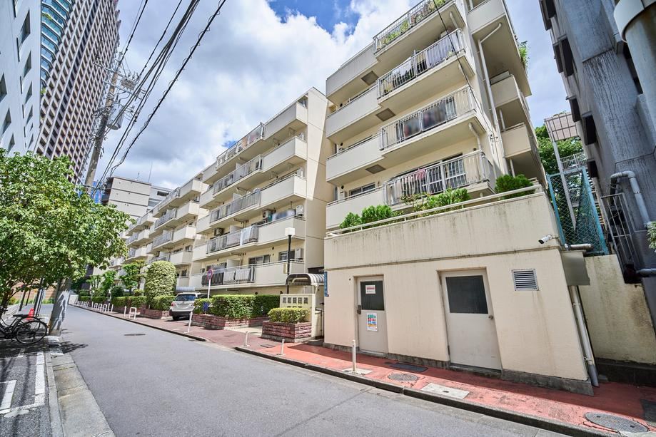 1LDK+S apartment in Shinagawa Ward, Tokyo - Photo 1