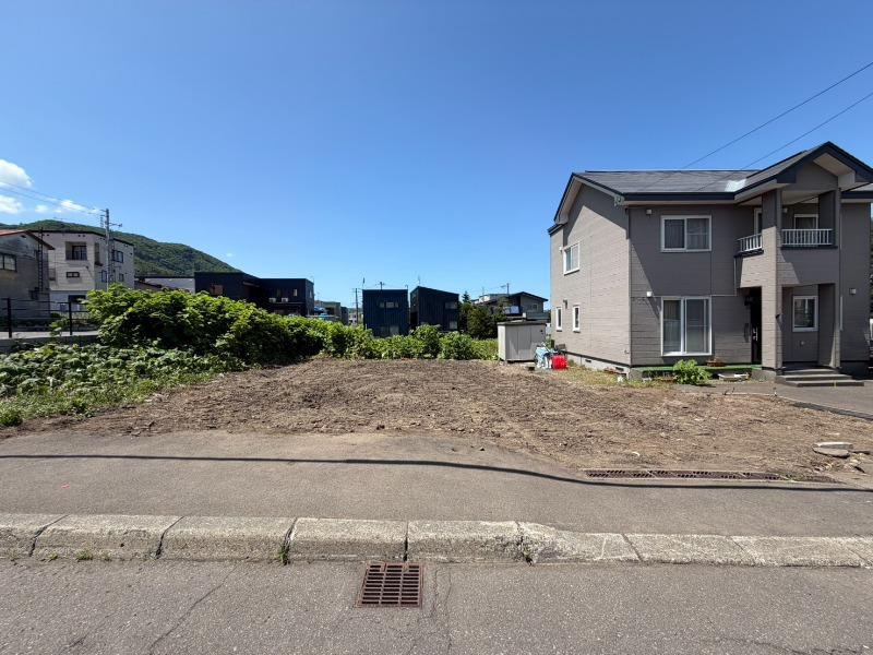 180 m² land in Nishi Ward, Sapporo, Hokkaido - Photo 1