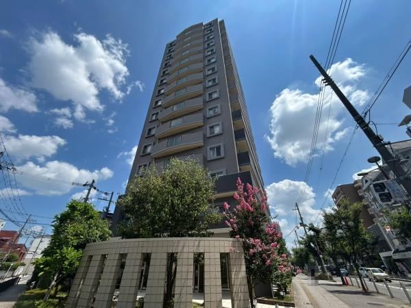 3LDK apartment in Kadoma, Osaka - Photo 1