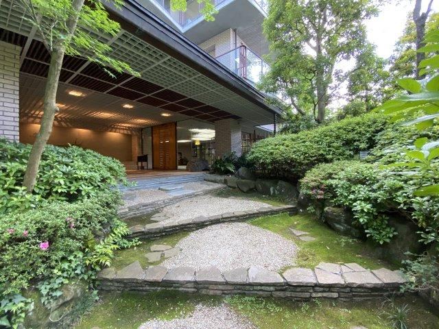 2K+S apartment in Atami, Shizuoka - Photo 1