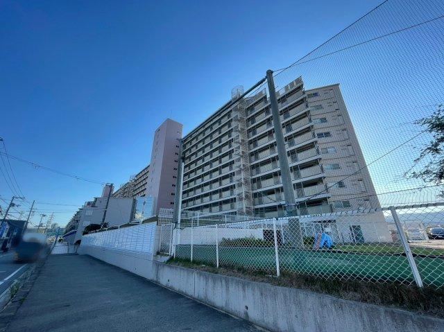 2LDK apartment in Itami, Hyogo - Photo 1