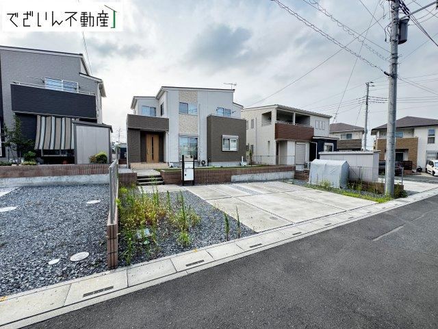4LDK house in Fukaya, Saitama - Photo 1