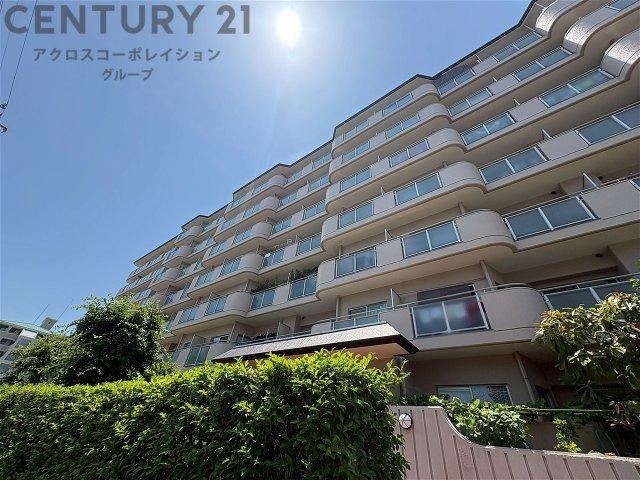 3LDK apartment in Nishinomiya, Hyogo - Photo 1