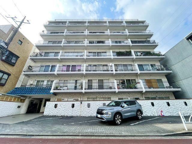1LDK apartment in Meguro Ward, Tokyo - Photo 1