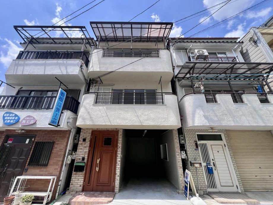 3LDK house in Higashiosaka, Osaka - Photo 1