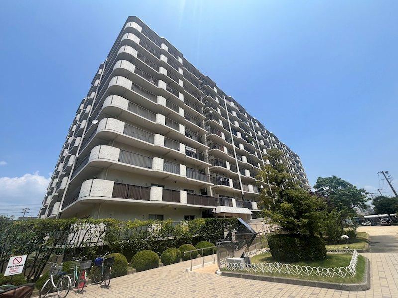 3LDK apartment in Amagasaki, Hyogo - Photo 1