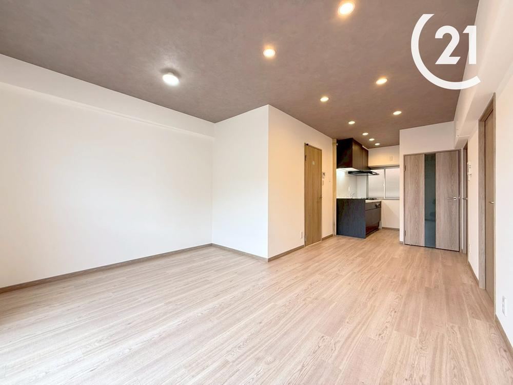 2LDK apartment in Konohana Ward, Osaka - Photo 1