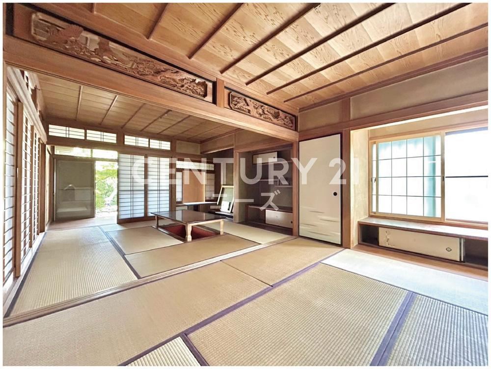 6LDK house in Suita, Osaka - Photo 1